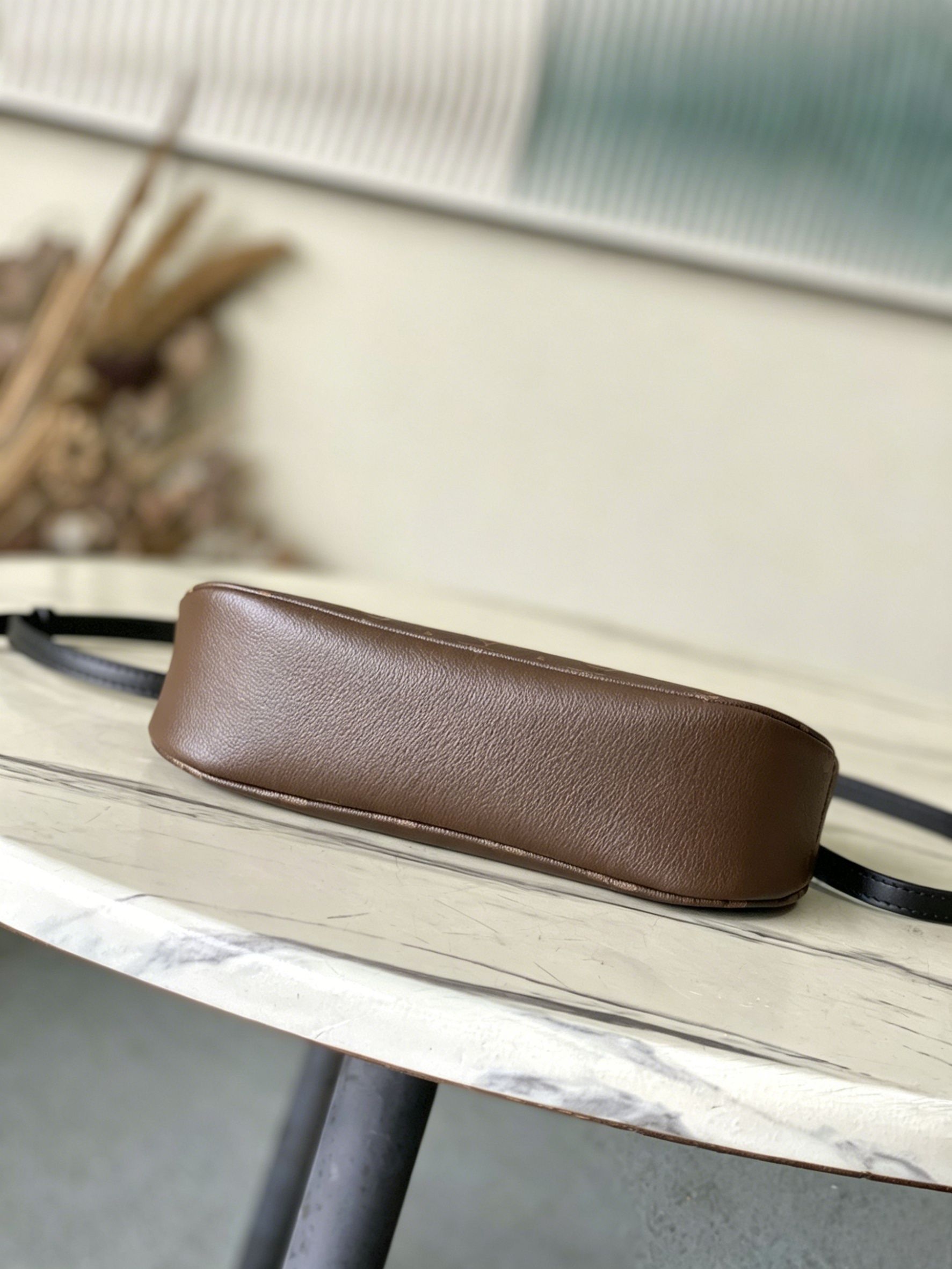 حقيبة يد نسائية بتصميم فني عتي - مراجعة Leather Work In Art وسعره