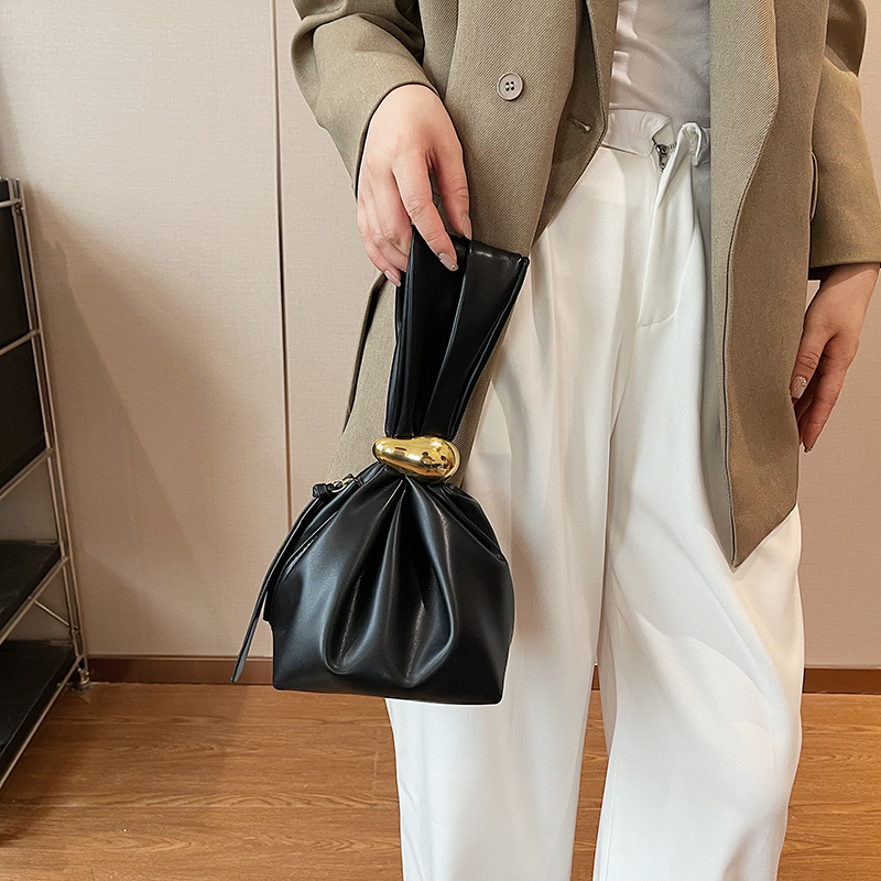 MOODS حقائب سهرة أنيقة للنساء  - مراجعة Leatherwork Wallet وسعره