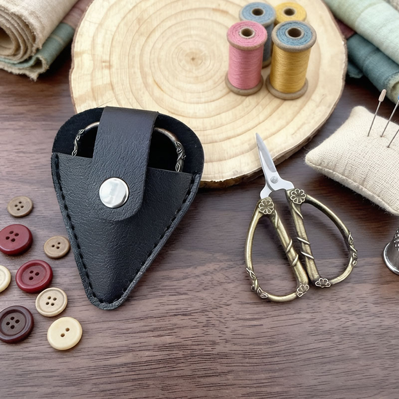 مقص صغير عتيق الطراز من الفولا - مراجعة Leather Work In Art وسعره