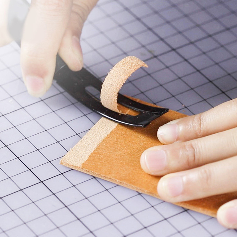 مجموعة أدوات متعددة الاستخداما - مراجعة Leatherwork Beginner Tools وسعره